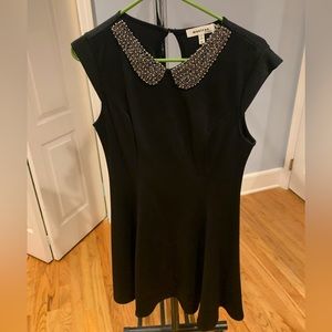 Monteau size M black conservative dress